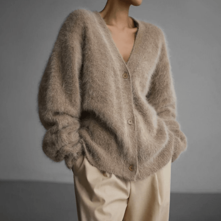 Edith | Damen Trendige Flauschige Strickjacke mit Knopfleiste