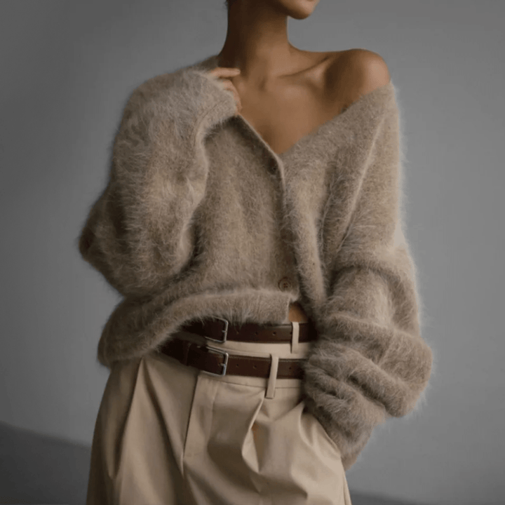 Edith | Damen Trendige Flauschige Strickjacke mit Knopfleiste