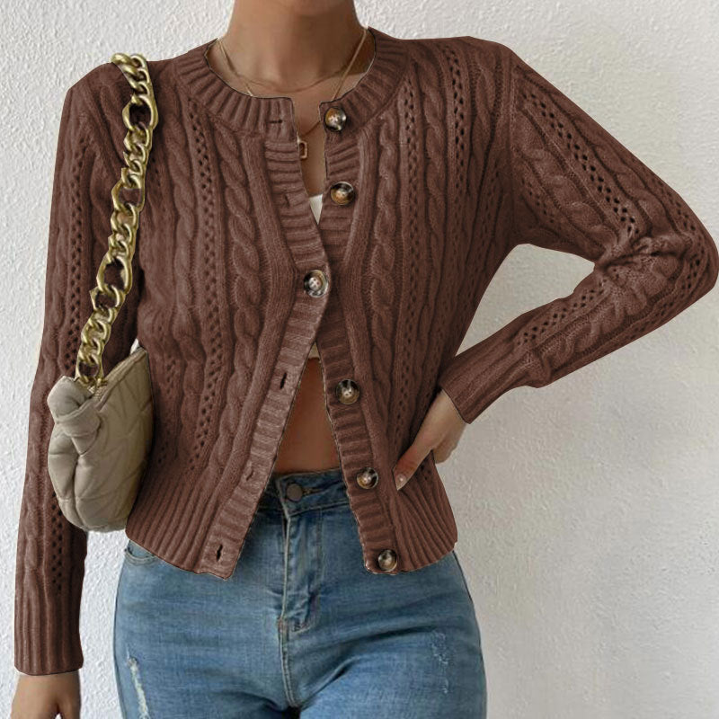 Elfriede | Damen Zopfmuster Strickjacke mit Knopfleiste