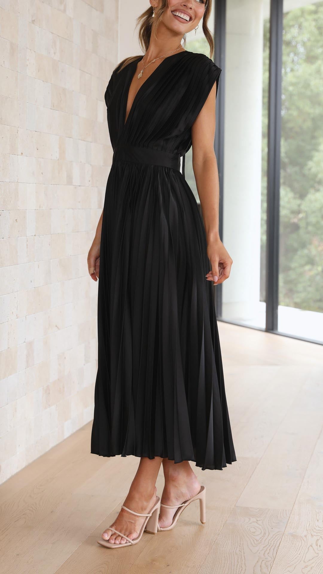 Bettina | Damen Klassisches Gefaltetes Maxikleid