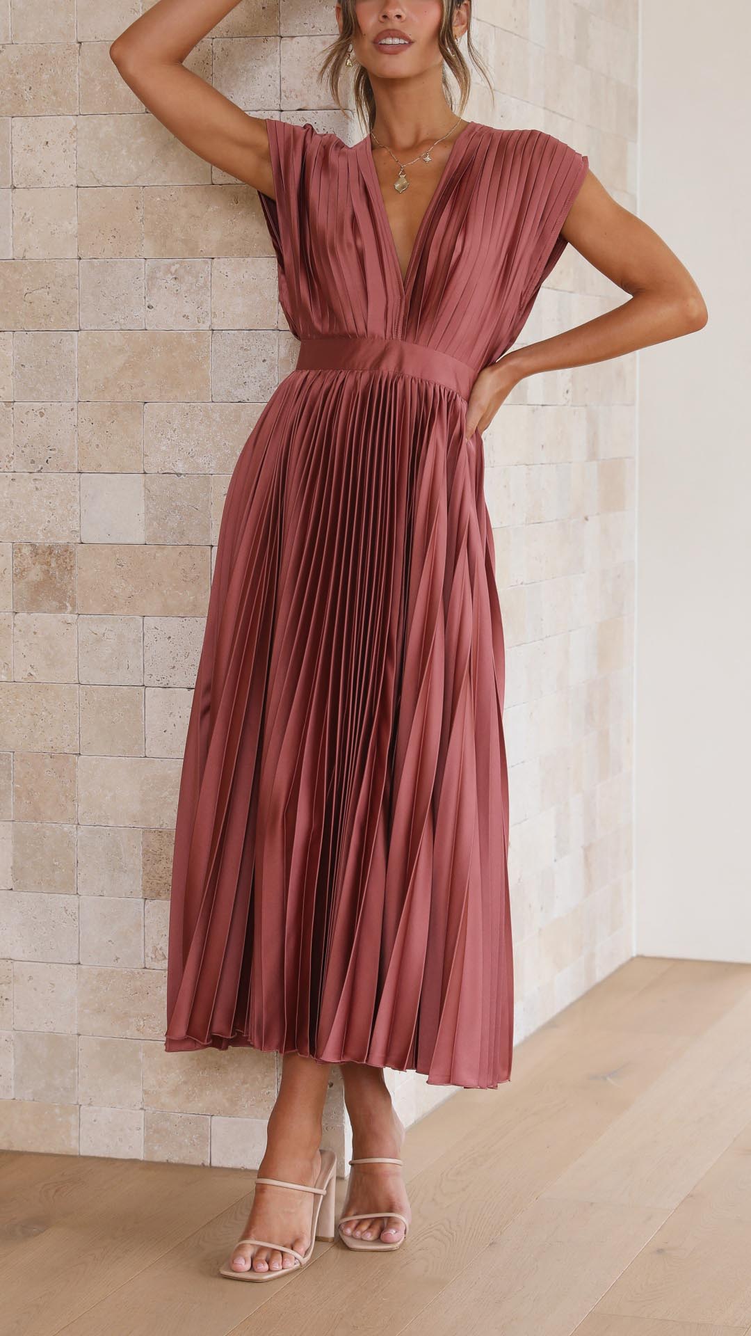 Bettina | Damen Klassisches Gefaltetes Maxikleid