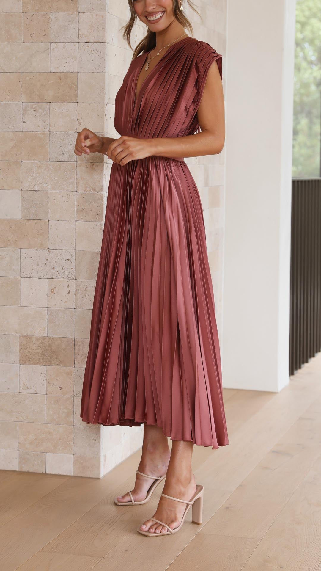Bettina | Damen Klassisches Gefaltetes Maxikleid