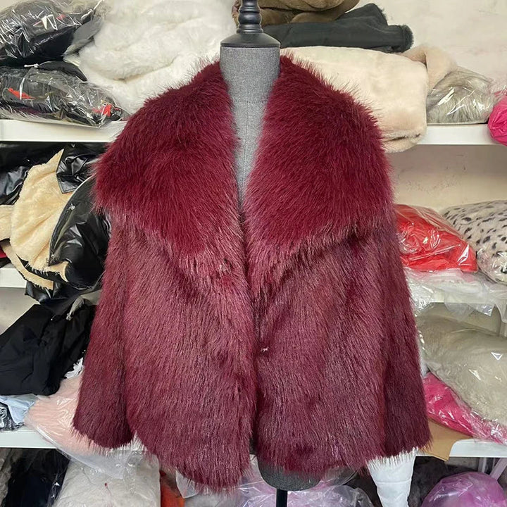 Doris | Damen Gemütliche Kurze Winterjacke aus Kunstfell
