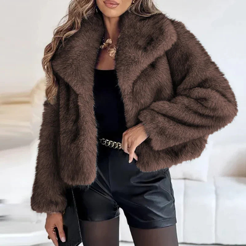 Doris | Damen Gemütliche Kurze Winterjacke aus Kunstfell