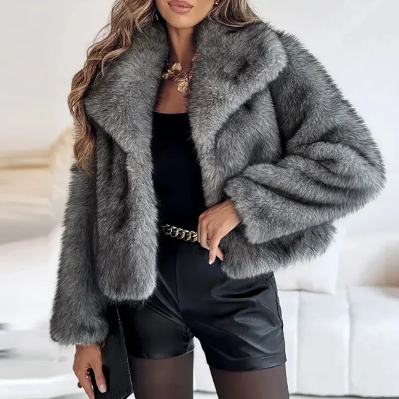 Doris | Damen Gemütliche Kurze Winterjacke aus Kunstfell