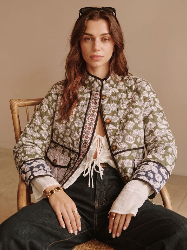 Damen Böhmische Steppjacke mit Blumenmuster und Pattentaschen