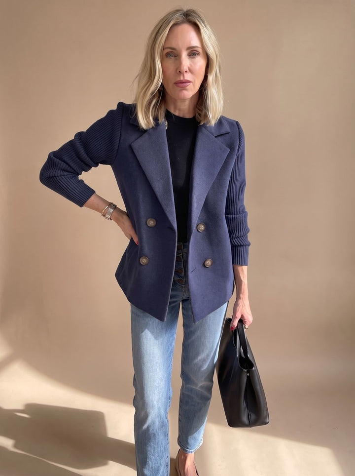 Damen Blazer mit Strickärmeln doppelreihiger Knopfleiste tailliertem Schnitt - Blau