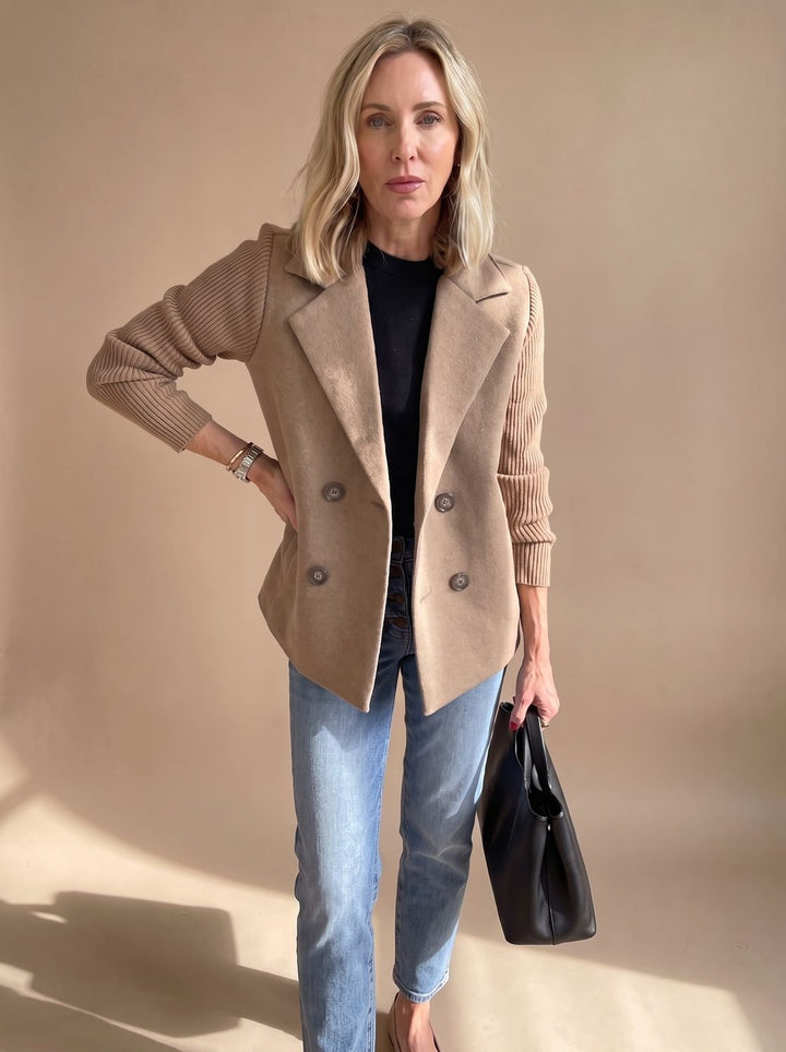Damen Blazer mit Strickärmeln doppelreihiger Knopfleiste tailliertem Schnitt - Khaki