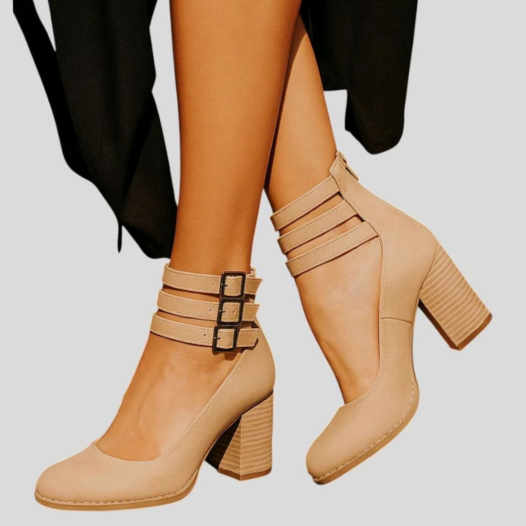Damen Blockabsatz-Pumps mit Doppeltem Knöchelriemen Cut-Out - Creme