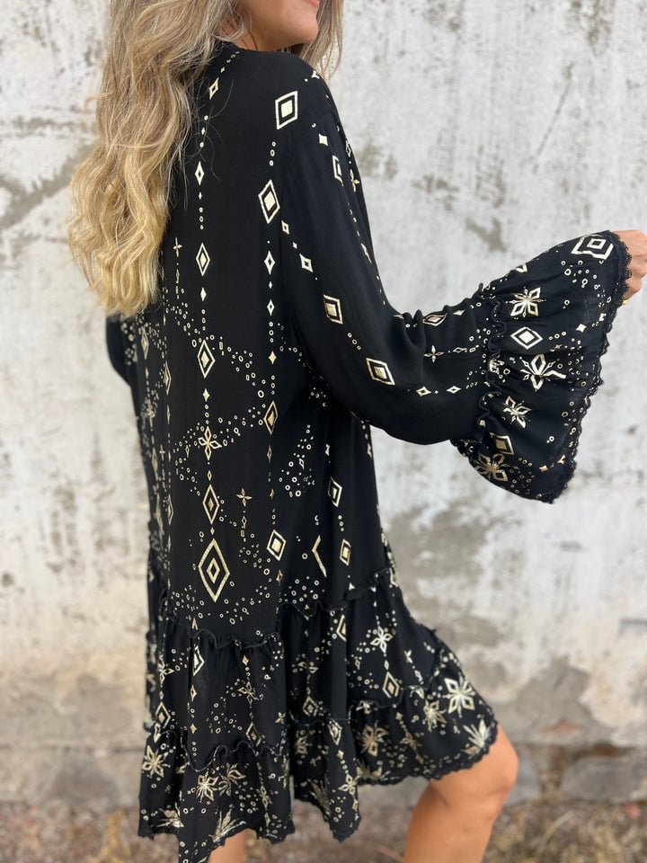 Damen Boho Stufenkleid V-Ausschnitt Dreiviertel-Ärmel