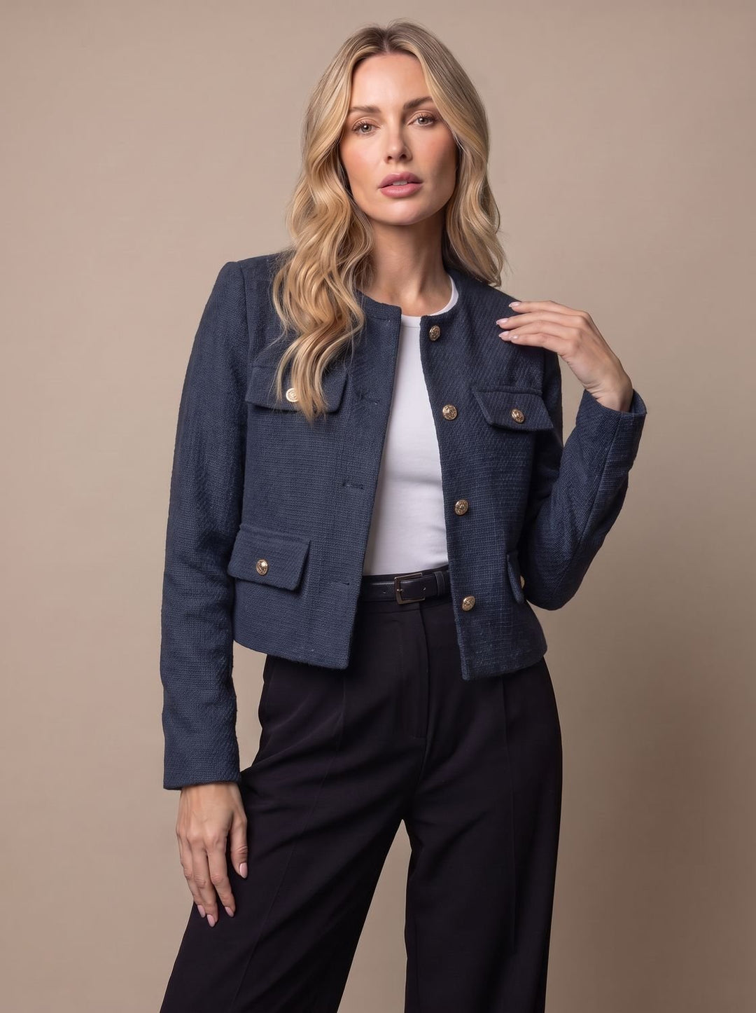 Damen Cropped Tweed Blazer mit Goldknöpfen und Pattentaschen, Light Blue - Marineblau