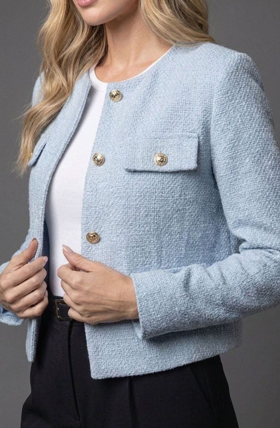 Damen Cropped Tweed Blazer mit Goldknöpfen und Pattentaschen