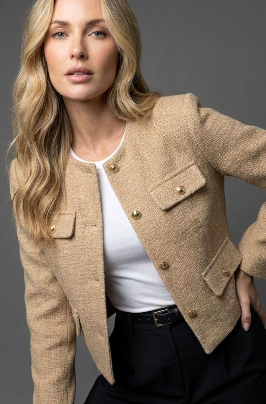 Damen Cropped Tweed Blazer mit Goldknöpfen und Pattentaschen - Khaki