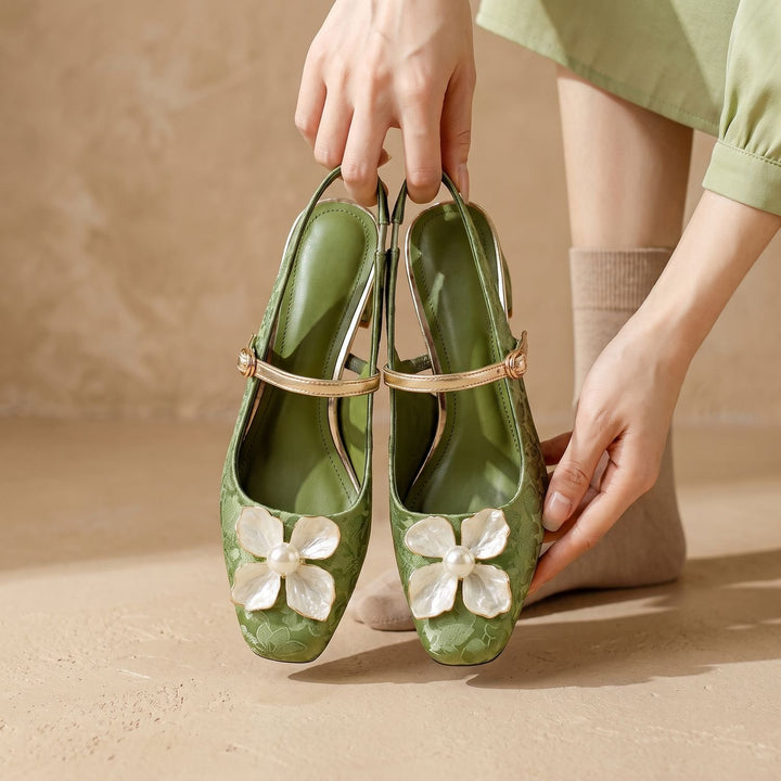 Damen Elegante Mary-Jane-Pumps mit Blütendetail und Blockabsatz