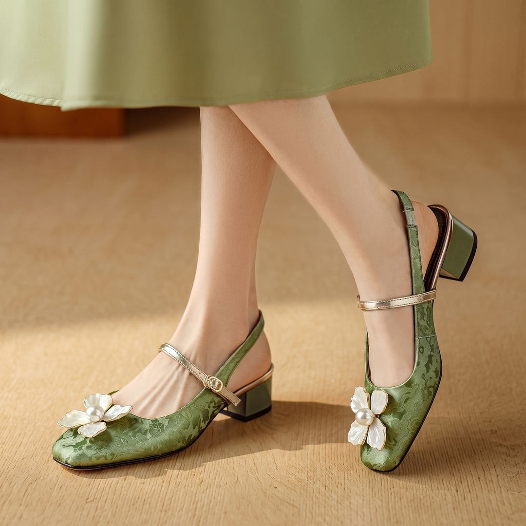 Damen Elegante Mary-Jane-Pumps mit Blütendetail und Blockabsatz