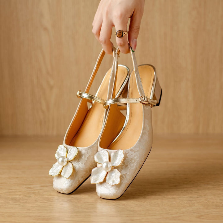 Damen Elegante Mary-Jane-Pumps mit Blütendetail und Blockabsatz