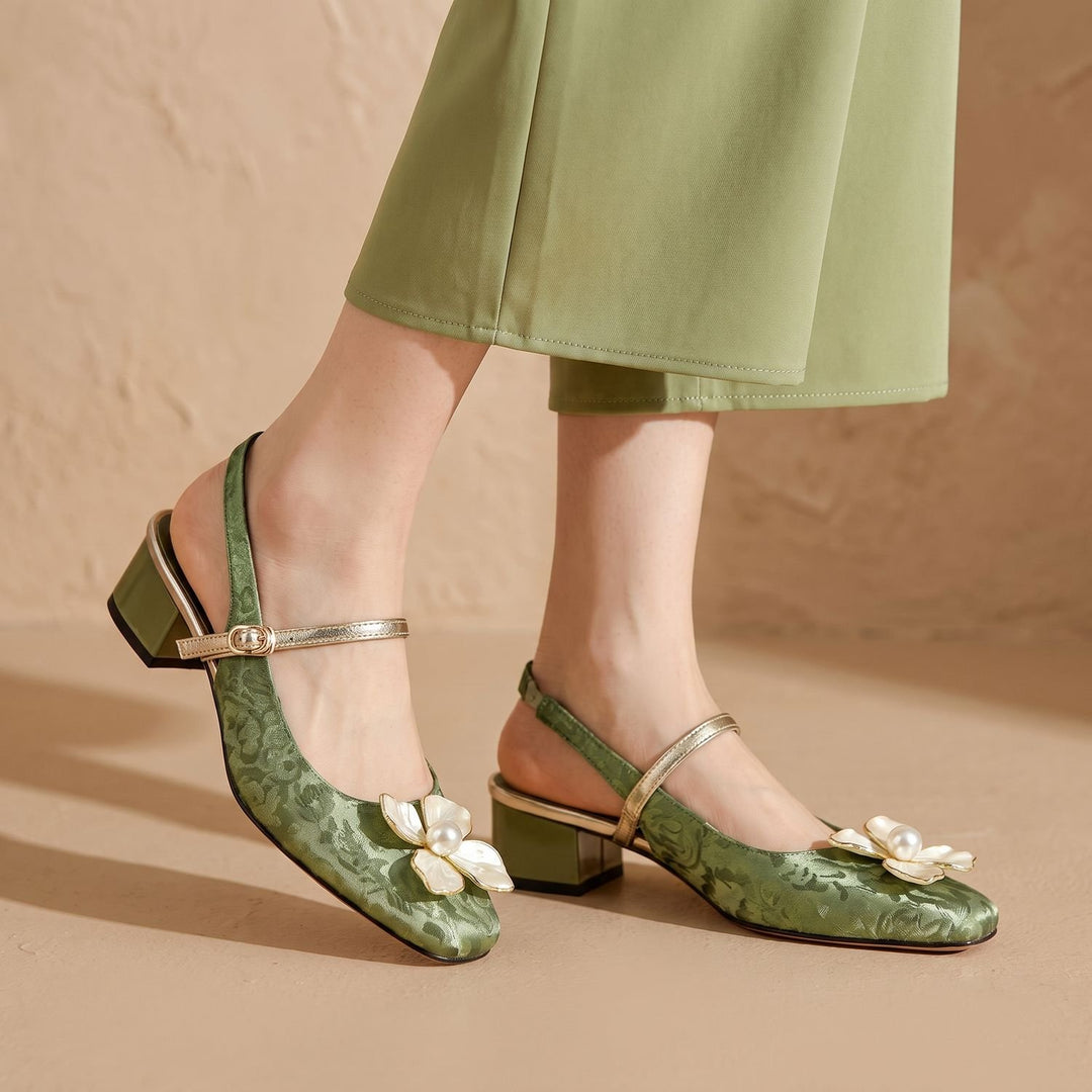 Damen Elegante Mary-Jane-Pumps mit Blütendetail und Blockabsatz