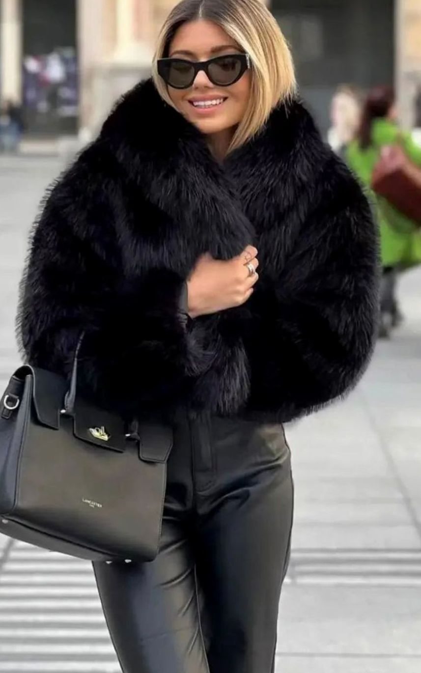 Damen Flauschige Kunstfell-Jacke mit Oversized Revers