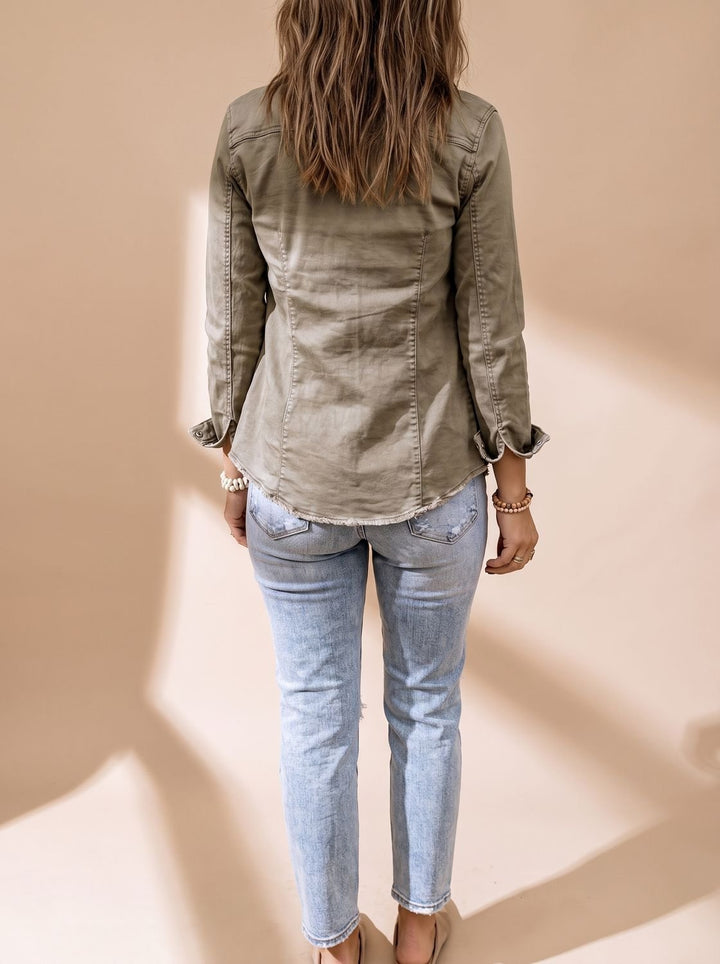 Damen Jeansjacke mit Knopfleiste Brusttaschen Hemdblusenkragen