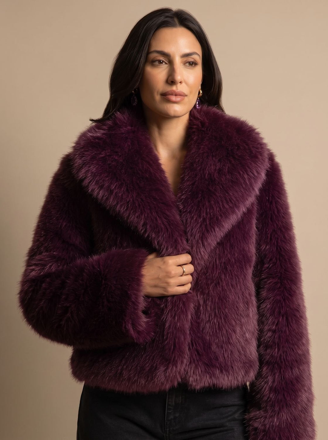 Damen Kunstfell Kurzjacke mit Oversized Kragen - Lila