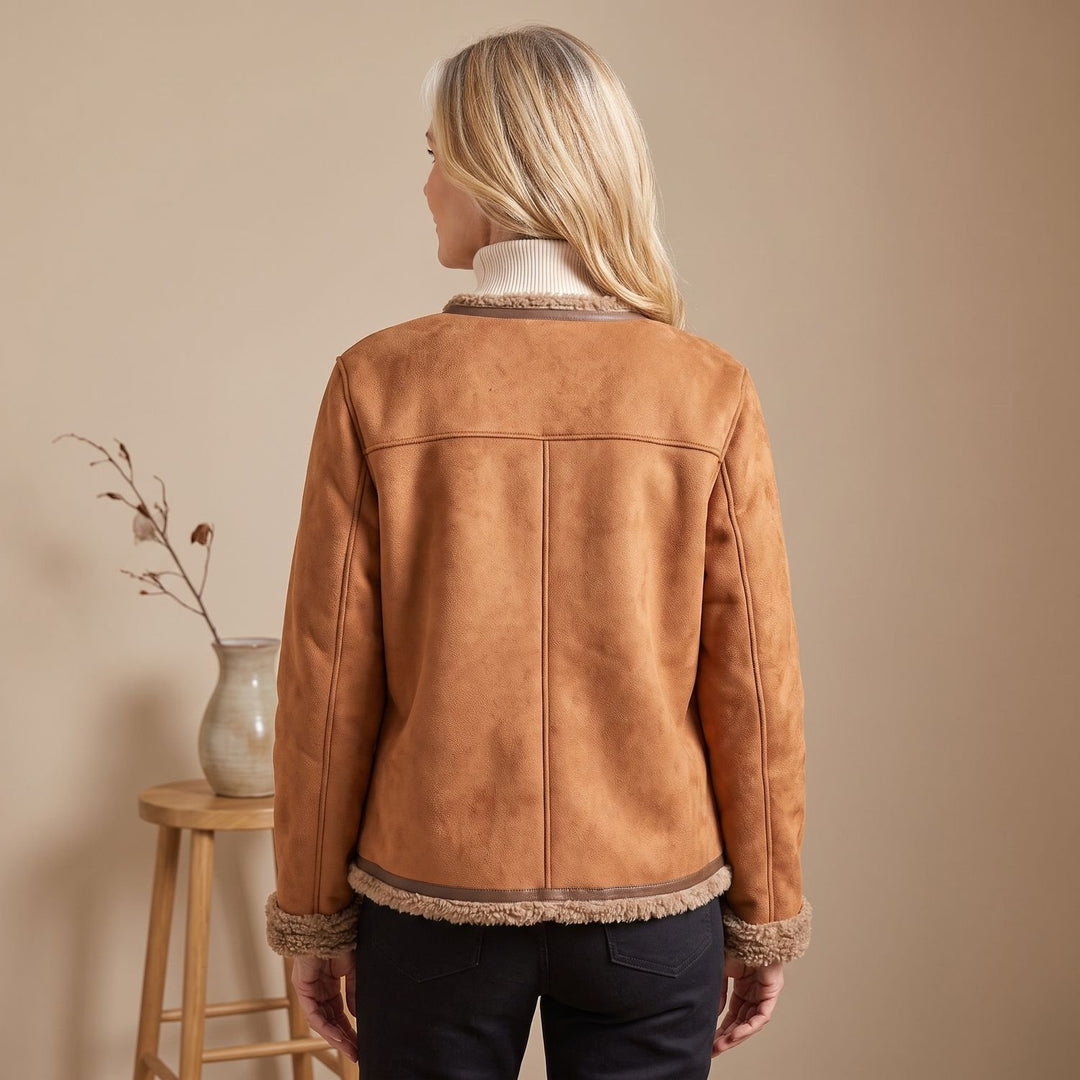 Damen Kurze Lederjacke mit Kunstlammfell-Futter und Goldknöpfen