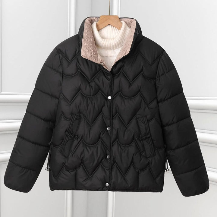 Damen Kurze Steppjacke mit Bogensteppung und Stehkragen - Schwarz