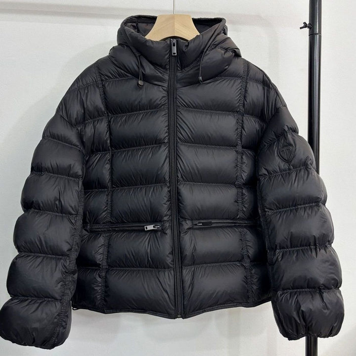 Damen Kurze Thermo-Steppjacke mit Kapuze und Reißverschlusstaschen - Schwarz