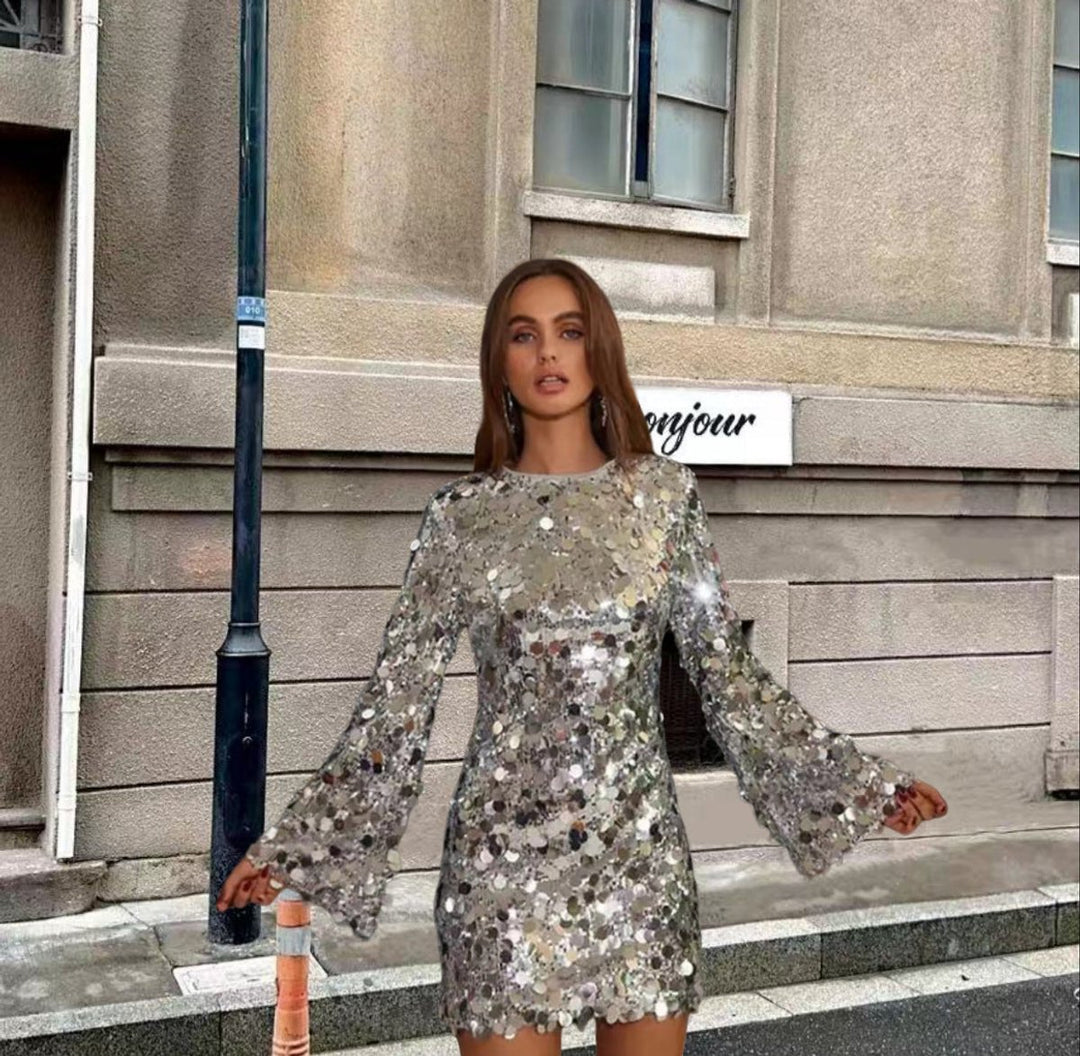 Damen Kurzes Pailletten Cocktailkleid mit Trompetenärmeln - Silber