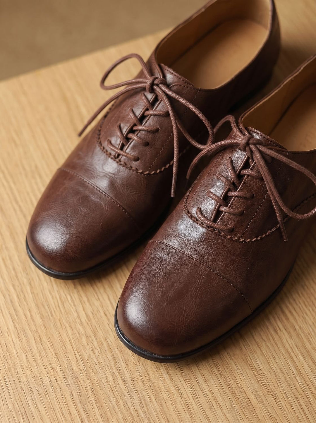Damen Leder Oxford Schuhe mit Schnürung und Cap-Toe Flach