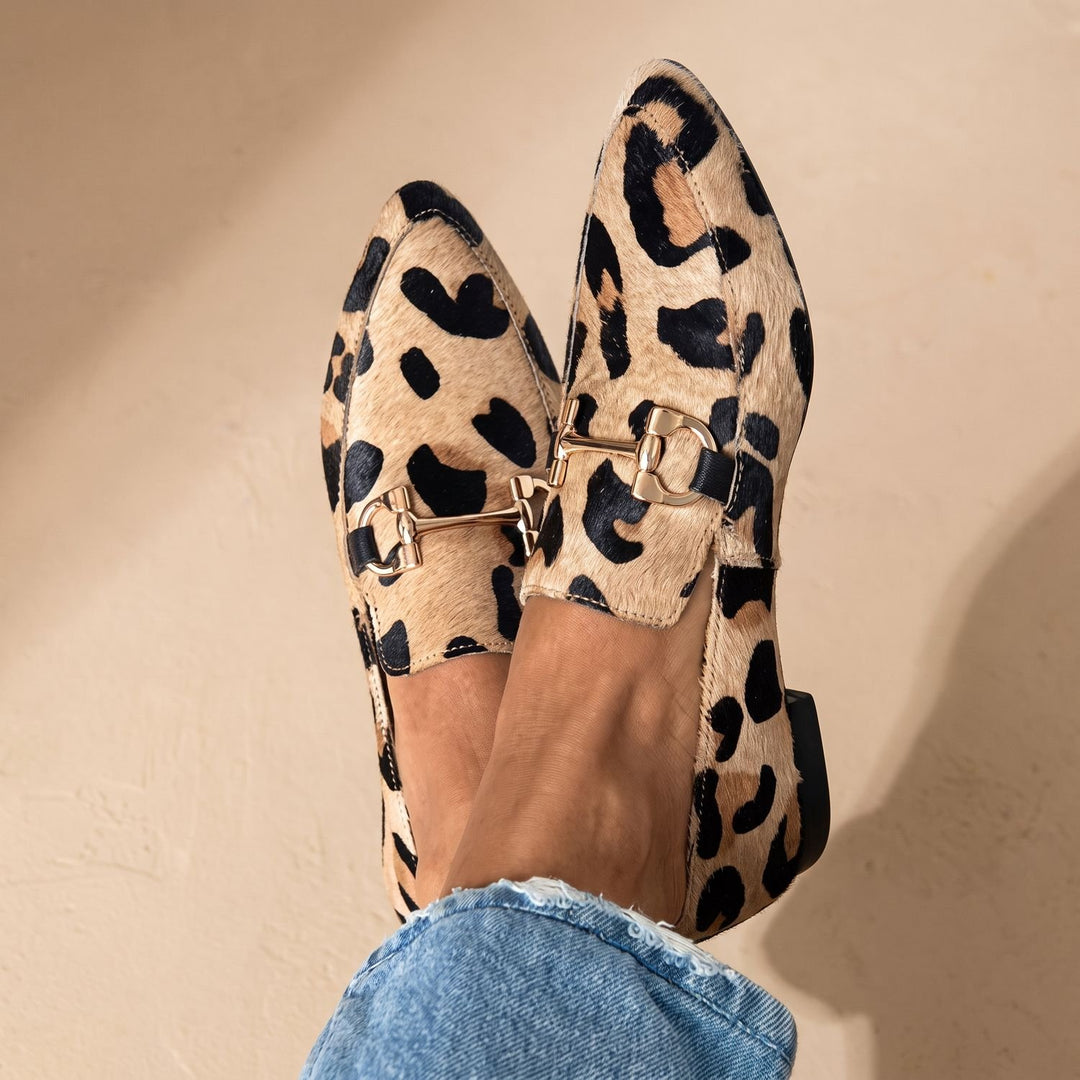 Damen Leopardenmuster Slip-On Loafer mit Goldspange - Leopardenmuster