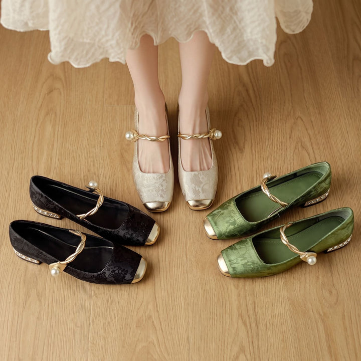 Damen Mary Jane Schuhe mit Perlenriemen und Blockabsatz