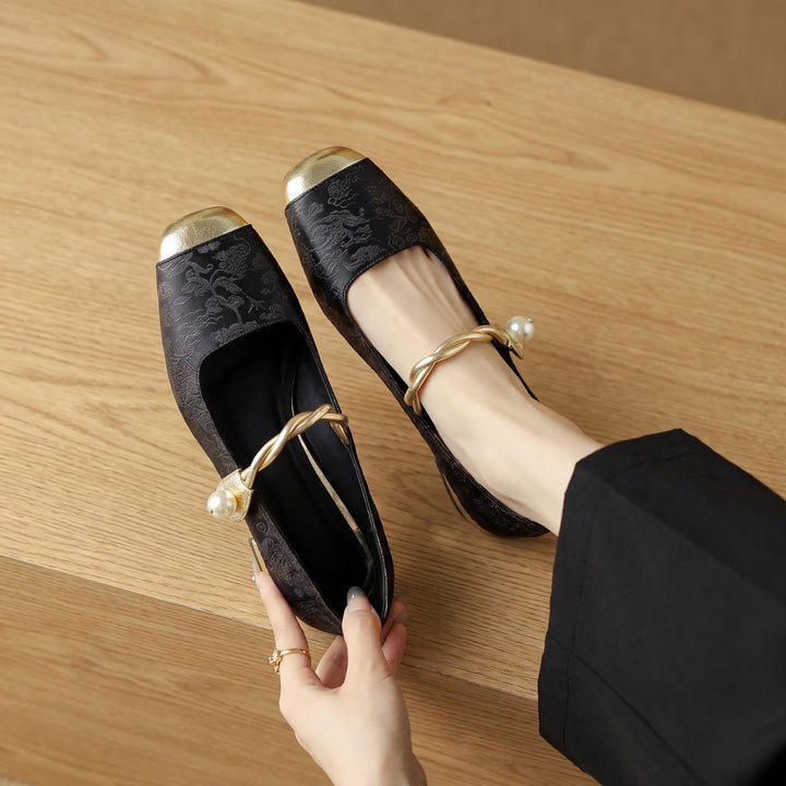 Damen Mary Jane Schuhe mit Perlenriemen und Blockabsatz - Schwarz