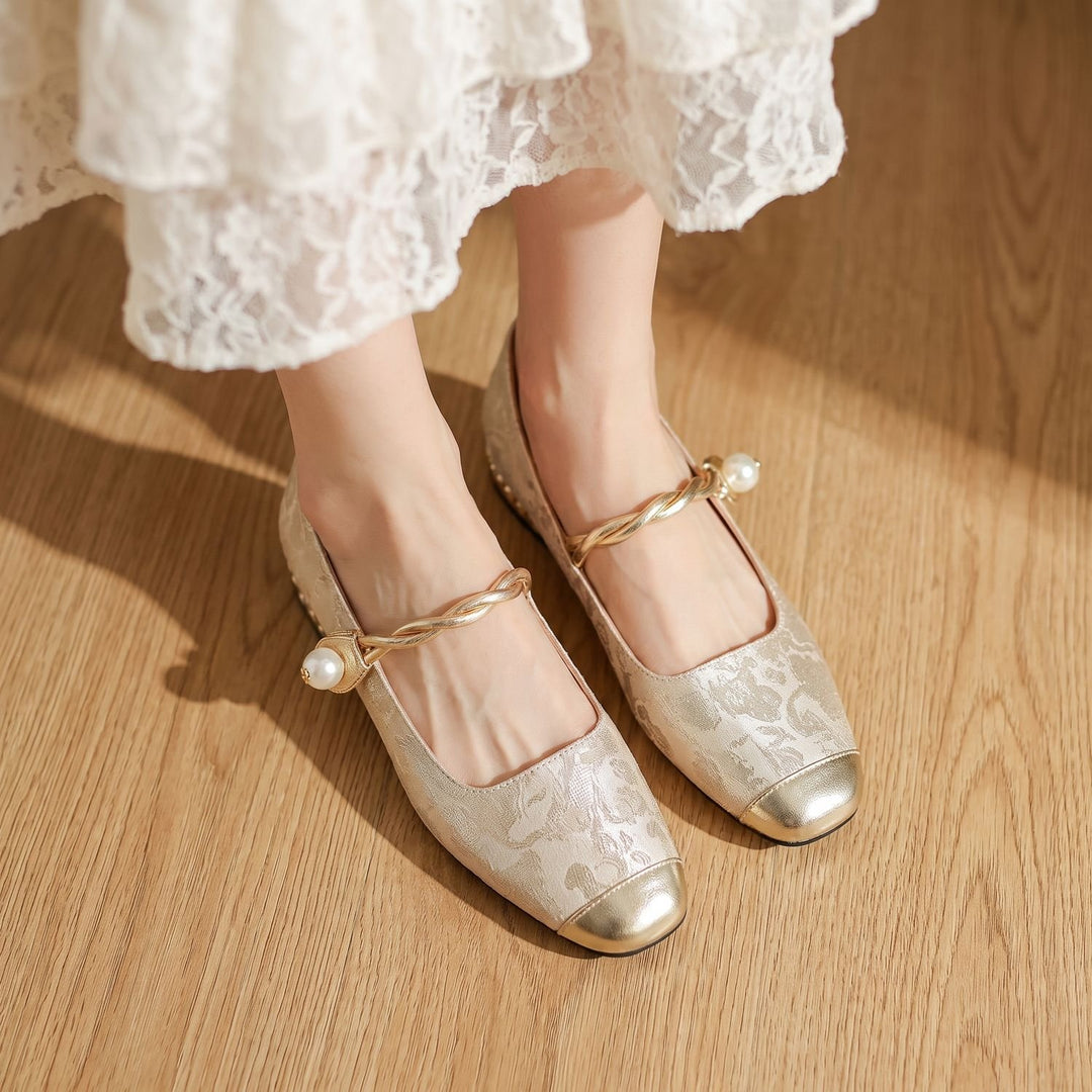 Damen Mary Jane Schuhe mit Perlenriemen und Blockabsatz - Beige