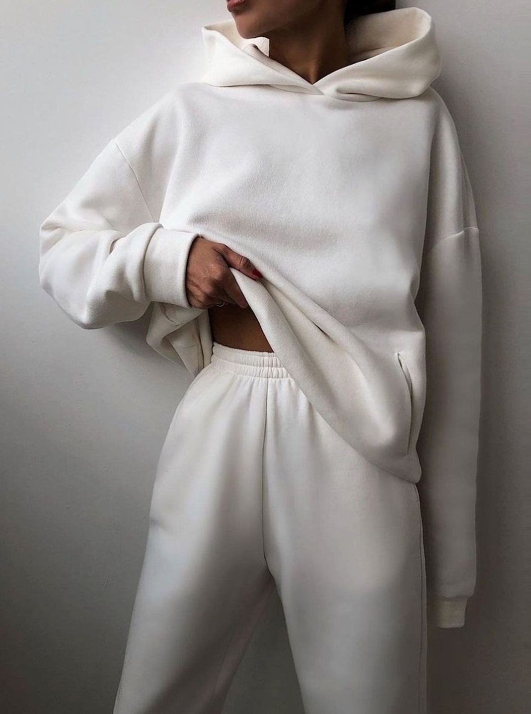 Damen Oversized Kapuzen-Strickpullover mit Jogginghose im Set - Weiß