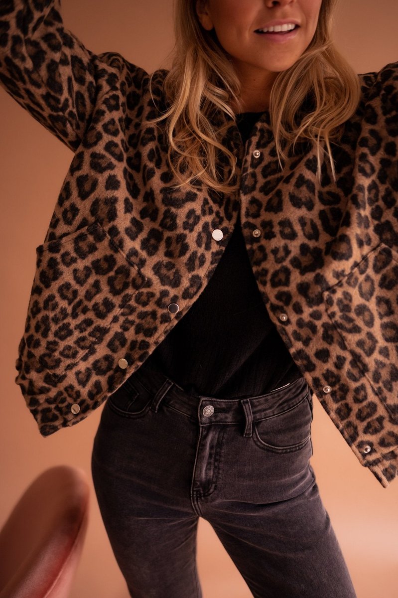 Damen Oversized Quilted Jacket Leopardenmuster Druckknopf