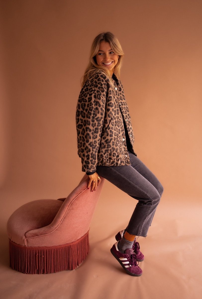 Damen Oversized Quilted Jacket Leopardenmuster Druckknopf