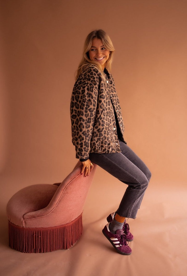 Damen Oversized Quilted Jacket Leopardenmuster Druckknopf