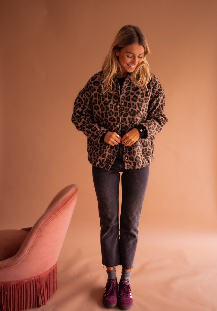 Damen Oversized Quilted Jacket Leopardenmuster Druckknopf