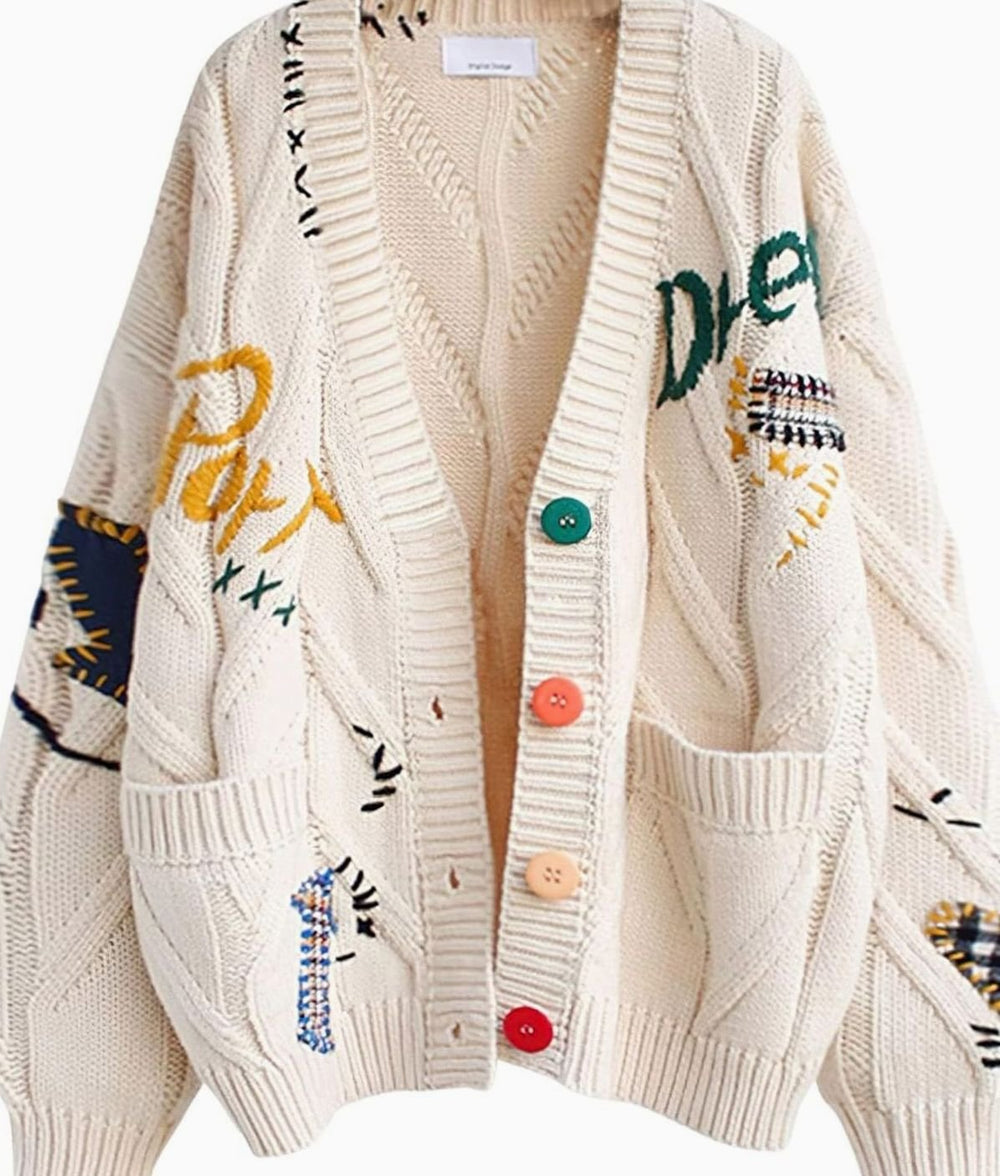 Damen Oversized Strickjacke mit Buchstabenprint und Bunten Knöpfen - Khaki
