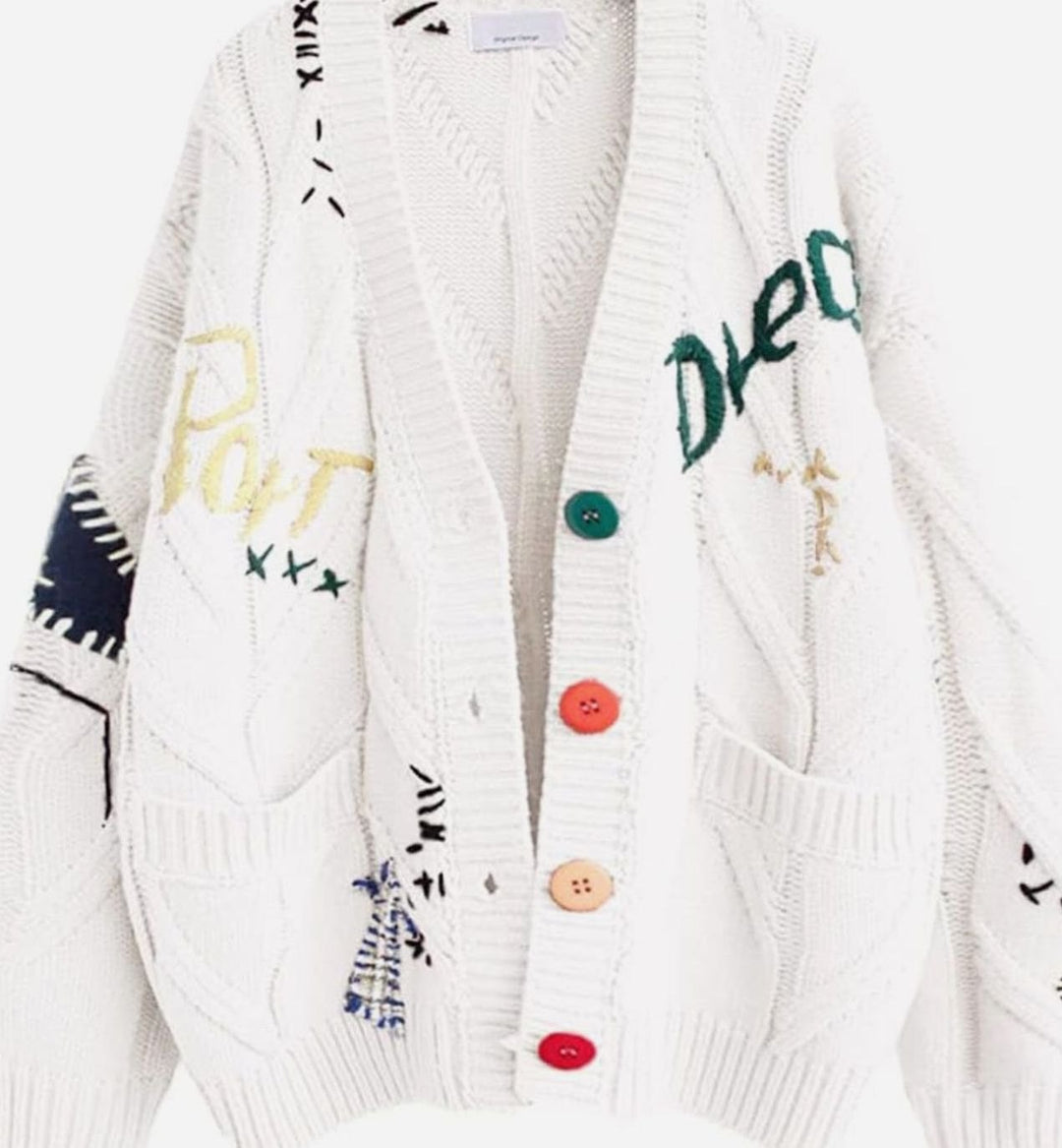 Damen Oversized Strickjacke mit Buchstabenprint und Bunten Knöpfen - Weiß