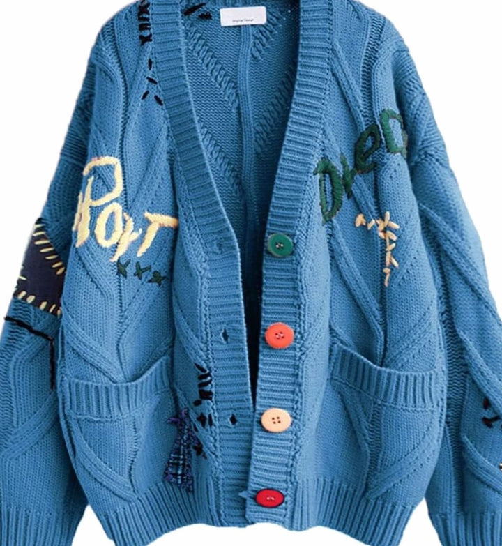 Damen Oversized Strickjacke mit Buchstabenprint und Bunten Knöpfen - Blau