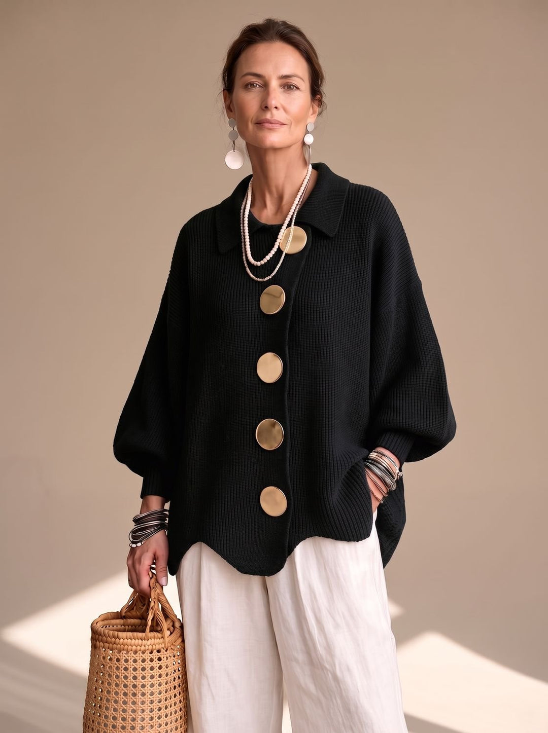 Damen Oversized Strickjacke mit Goldknöpfen und Laternenärmeln, Navy Blue - Schwarz