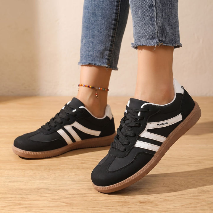 Damen Retro Low-Top Sneaker mit Schnürung und Kontraststreifen