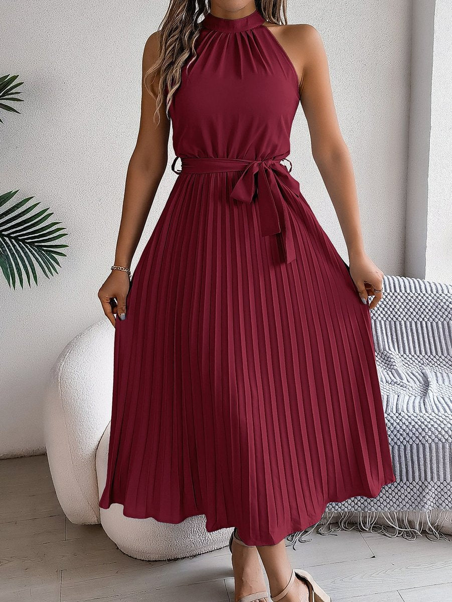 Damen ärmelloses Neckholder Maxikleid plissiert mit Bindegürtel - Weinrot
