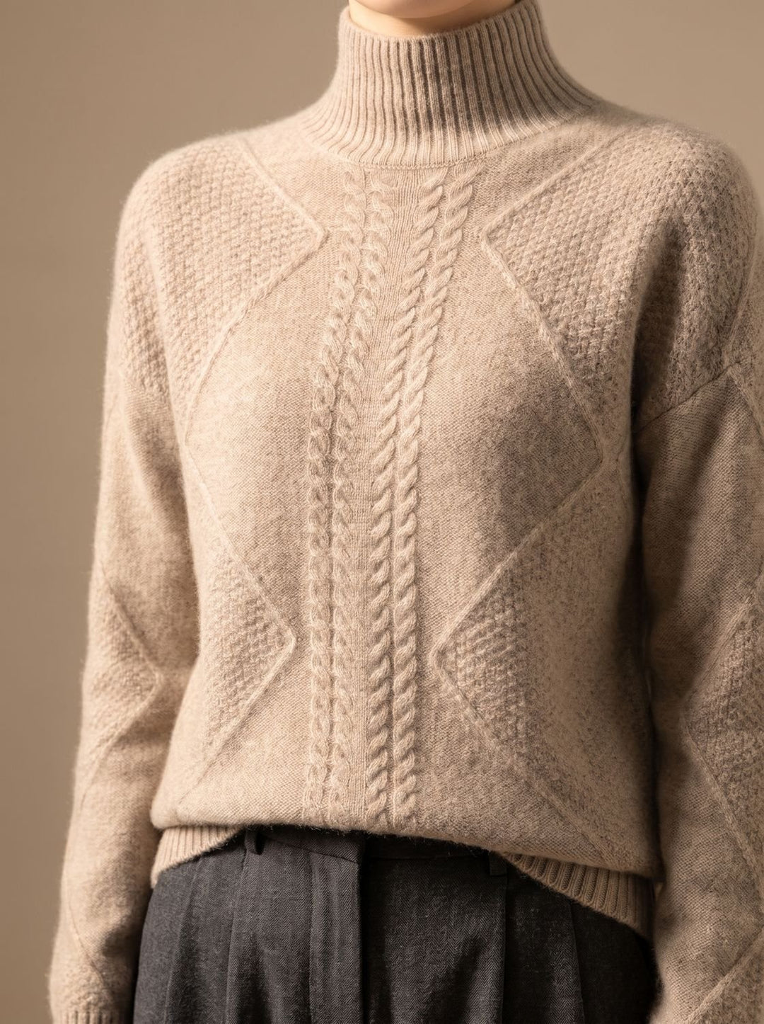 Damen Rollkragenpullover aus Cashmere mit Zopfmuster