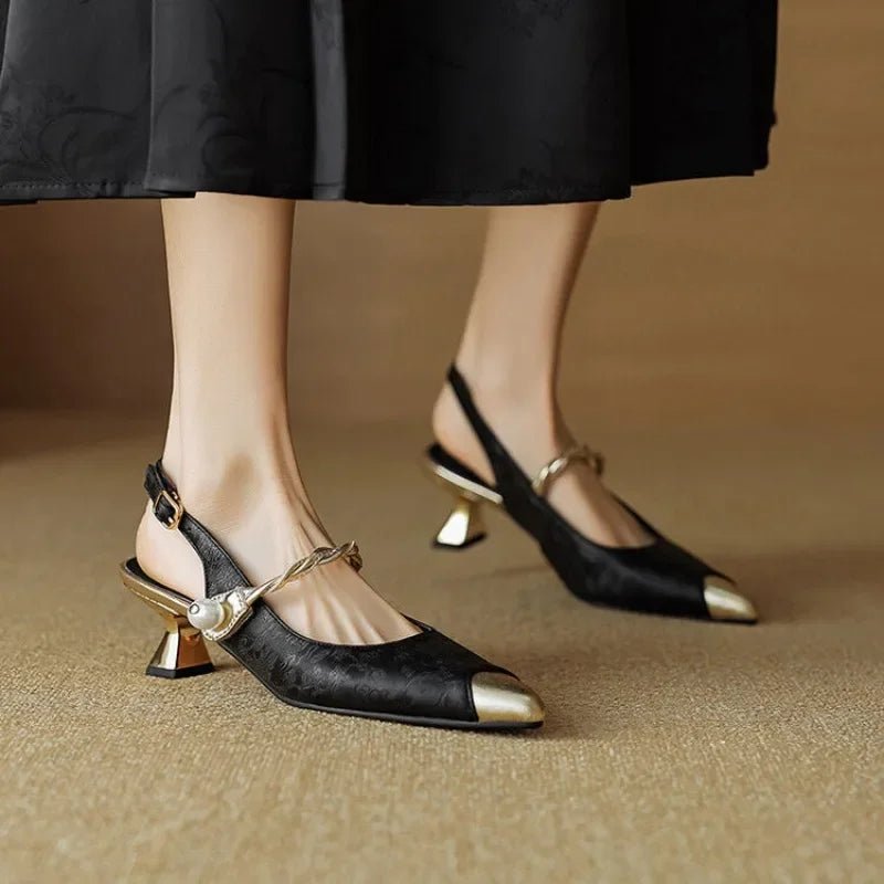 Damen Spitzschuh Kitten-Heel Slingback-Pumps Jacquard Perlenriemen - Black