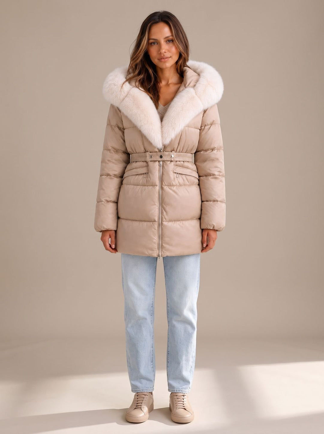 Damen Steppjacke mit Kunstfell-Kapuze Taillengürtel Reißverschluss - Beige