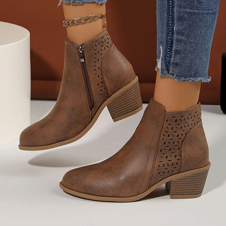 Damen Stiefeletten mit Blockabsatz Laserausschnitt Reißverschluss - Braun