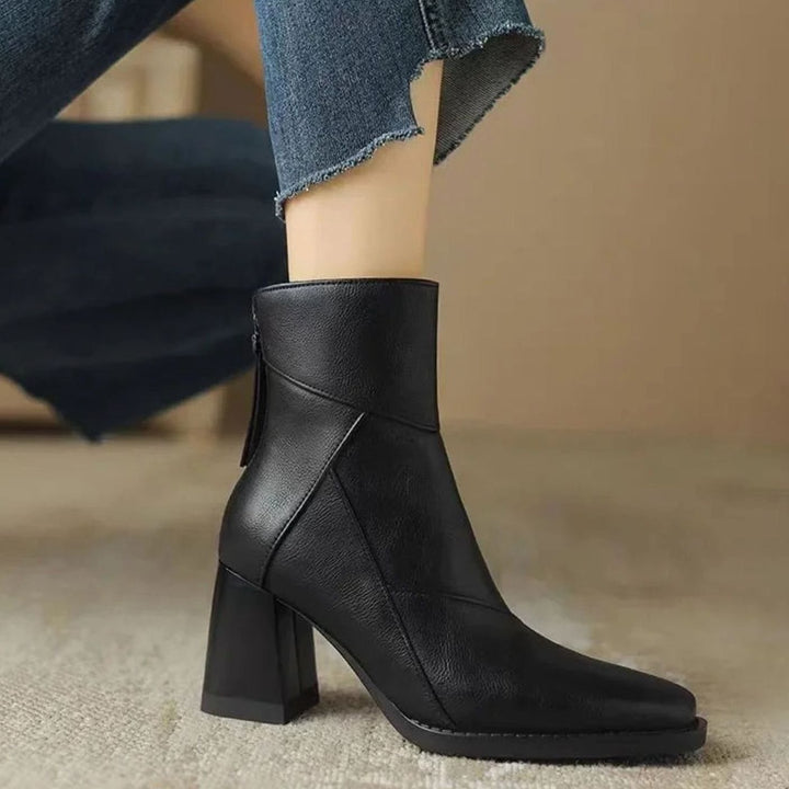 Damen Stiefeletten mit Blockabsatz und spitzer Kappe aus Kunstleder - Schwarz
