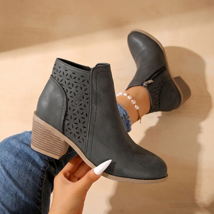 Damen Stiefeletten mit Seitlichem Reißverschluss Blockabsatz Ausgestanzt - Schwarz